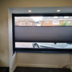 Sąsiedzi zaglądają w okna? Żaluzje plisowane na wymiar to ratunek!